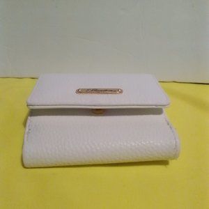 Buxton trifold wallt